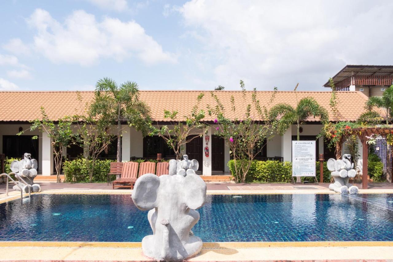 Oyo 837 Baan Kiang Nam Resort Bang Lamung Ngoại thất bức ảnh
