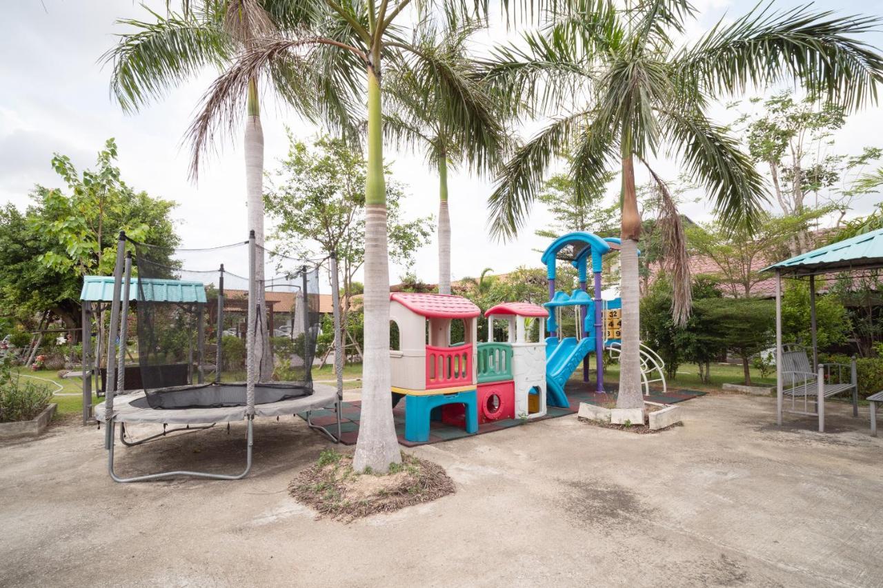 Oyo 837 Baan Kiang Nam Resort Bang Lamung Ngoại thất bức ảnh